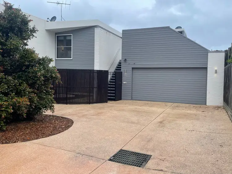 11-13 Darian Road