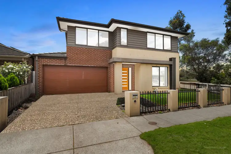 15 Armidale Dve