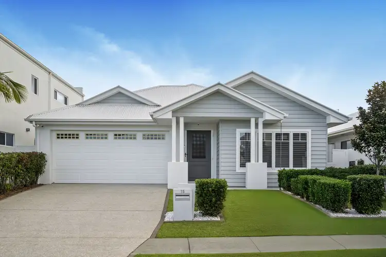 15 Moreton Drive
