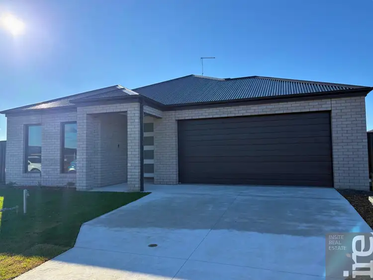 16 Acacia Street