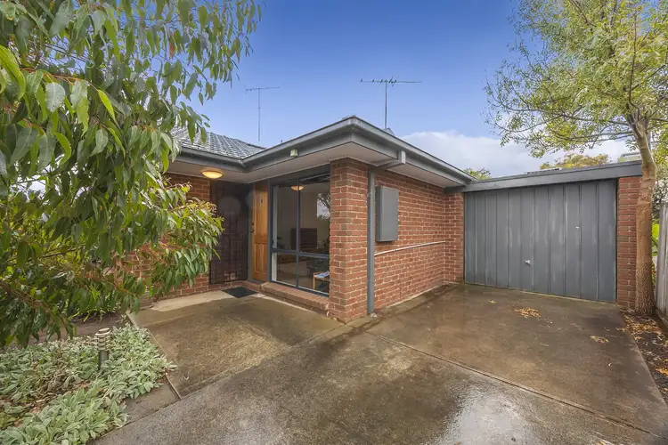 54 Geelong Road