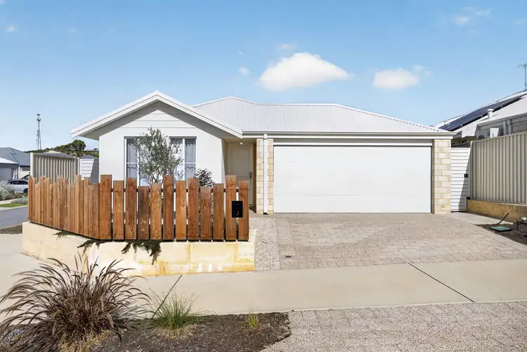 15 Moncrieff Parade