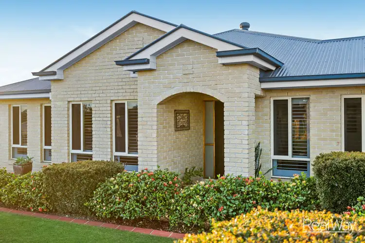 6 Bentley Court