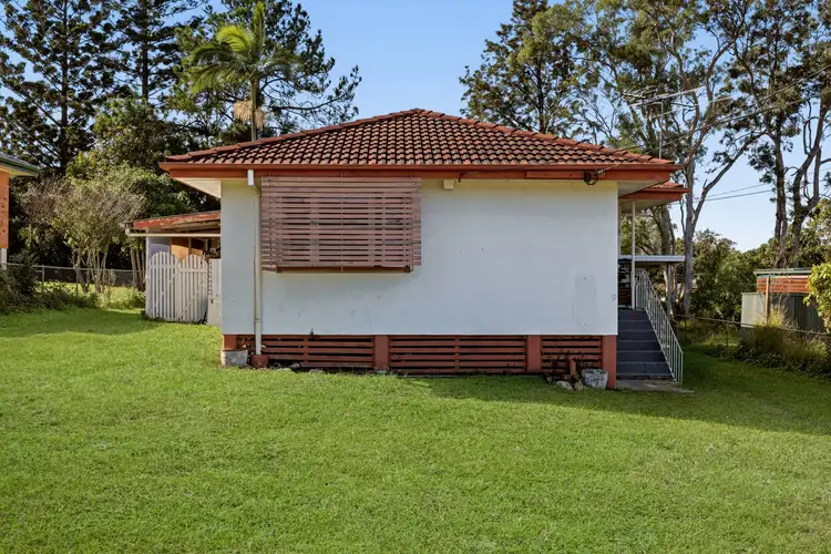 9 Reign Street