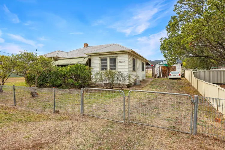 6 Belmore Street