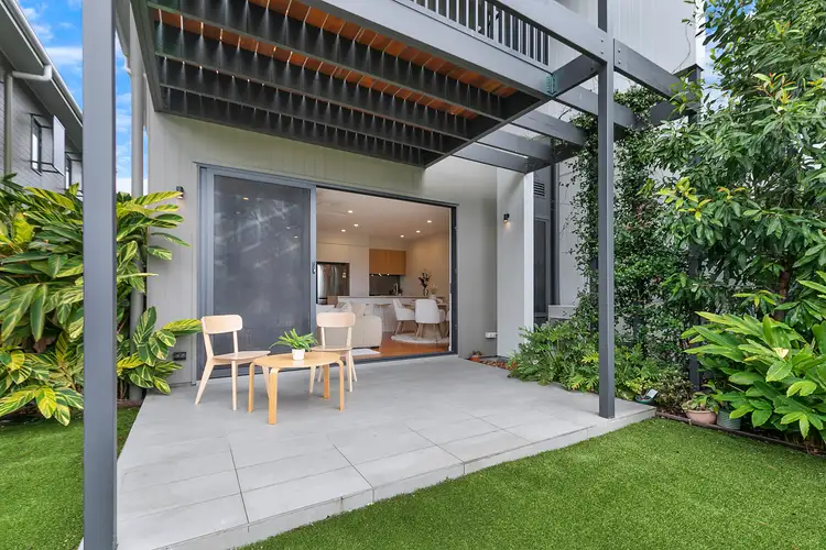 9 Ellen Street