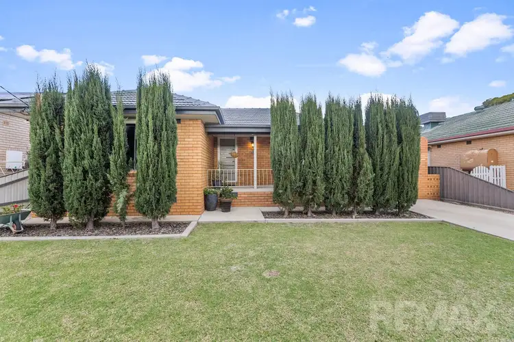 19 Nixon Crescent