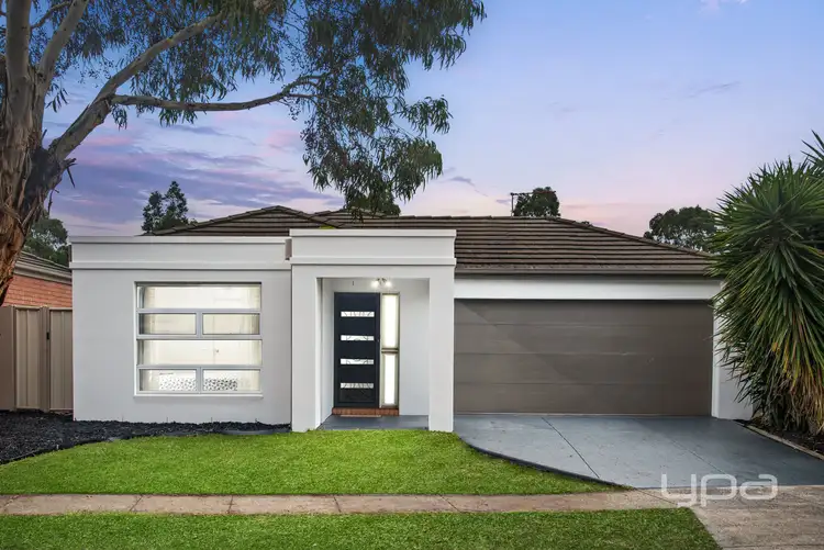 6 Dobson Grove
