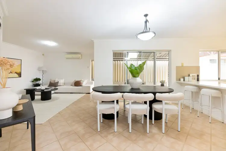 2/25 Roscorla Avenue