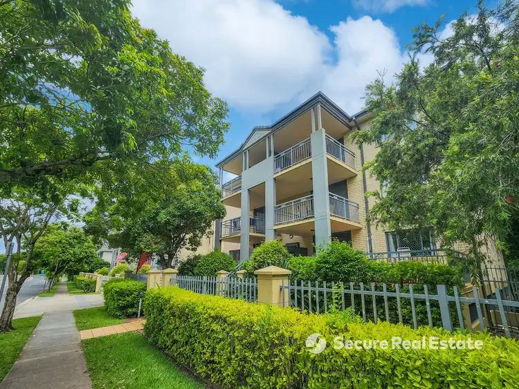 300 Sir Fred Schonell Drive