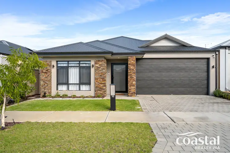 16 Warburton Street