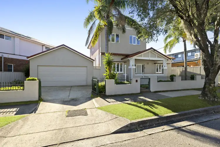 16 Cressy Street