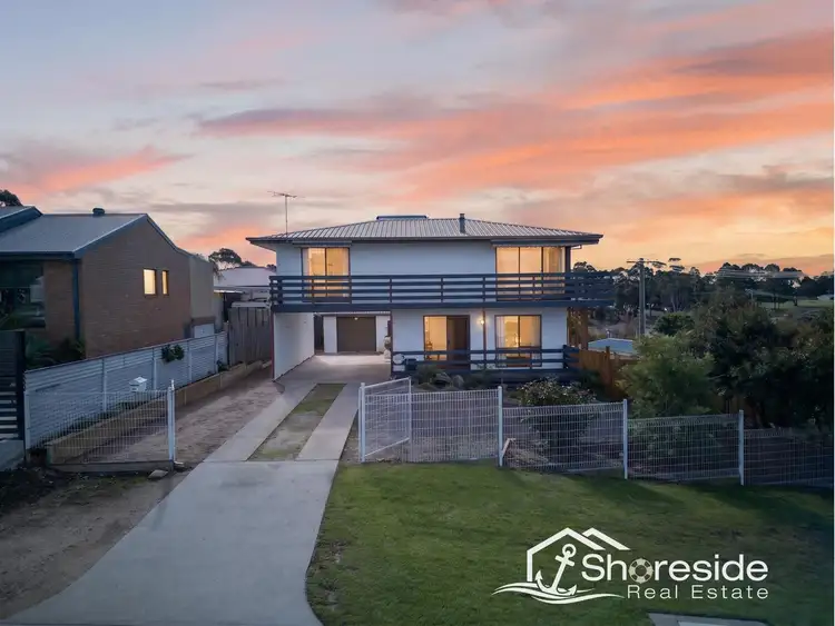 16 Ozone Crescent