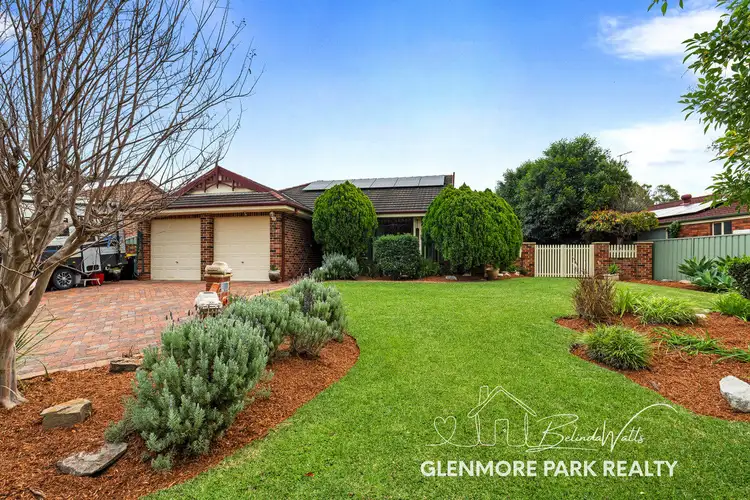 17 Minnek Close