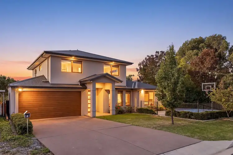 4 Lyle Place