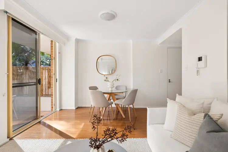 2 Rosebery Place