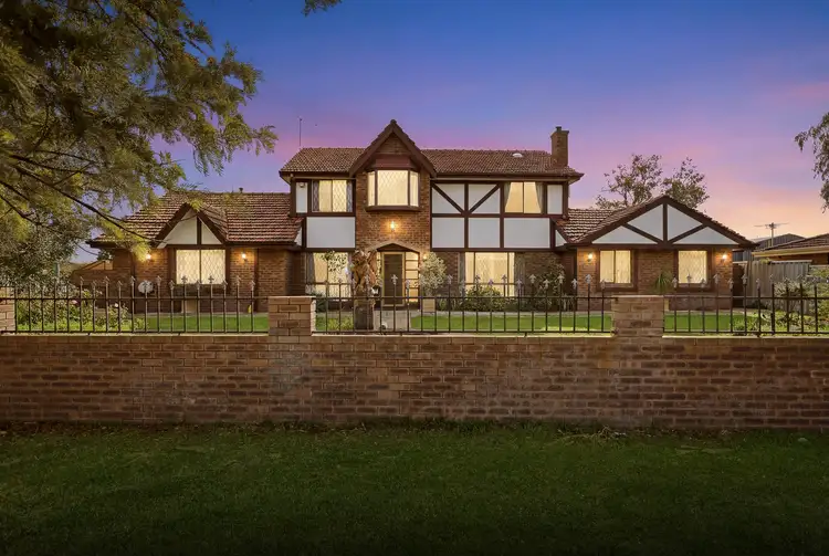 2 Dolton Place