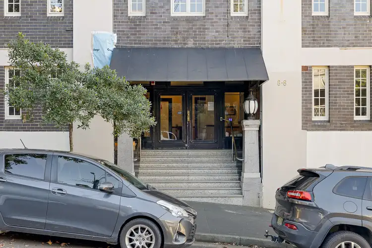 6 Stanley Street