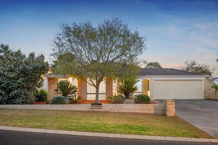 8 Nalder Way