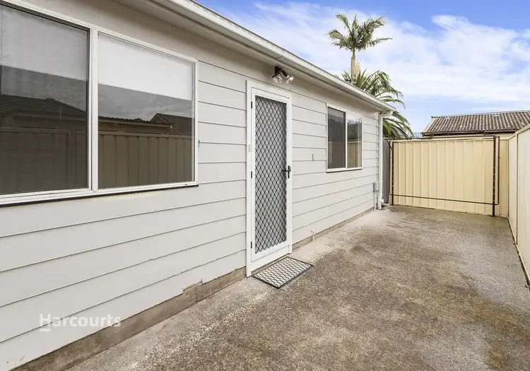 37 Kapooka Avenue