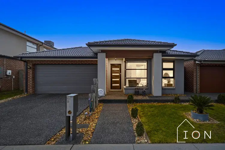 19 Kiwi Crescent