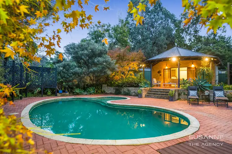 12 Lawnbrook Road East