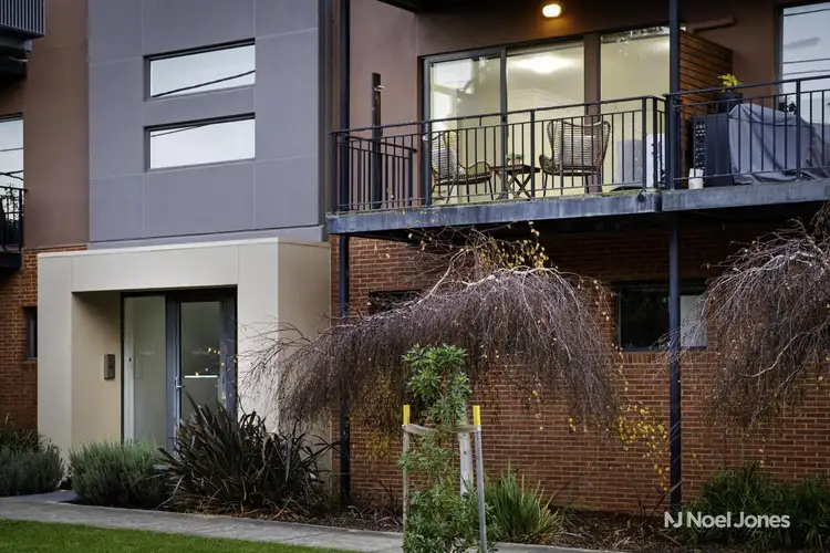 5 Churchill Street