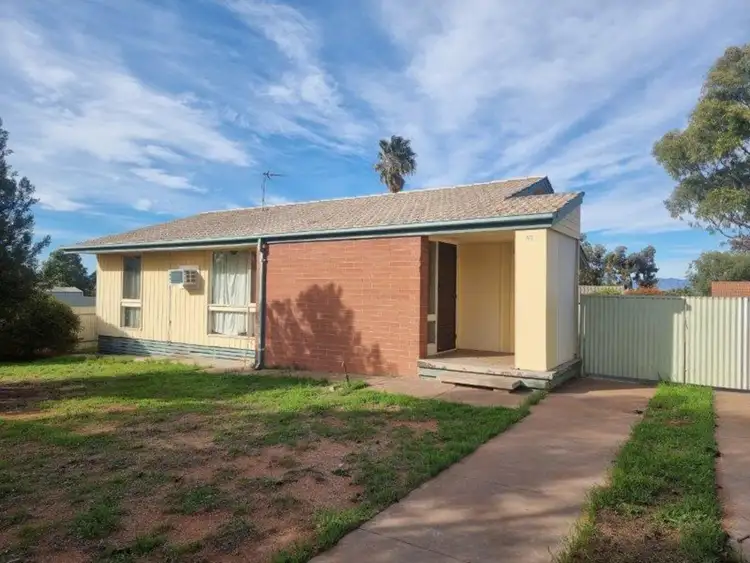 52 Davies Crescent