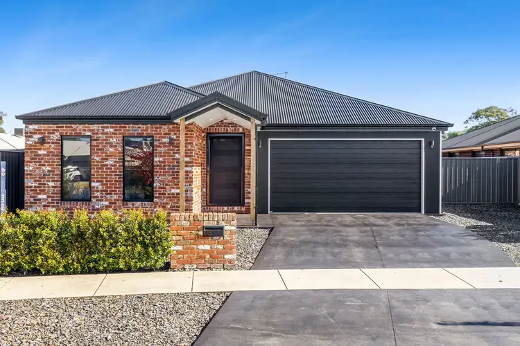 38 Devitt Way