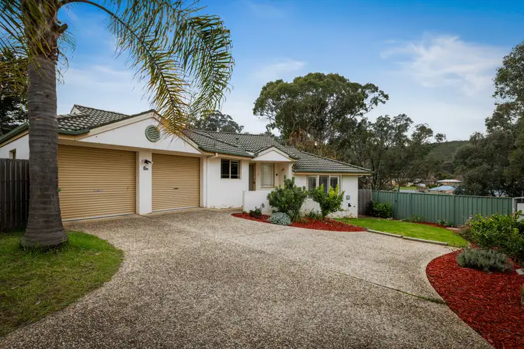 6a Heather Court