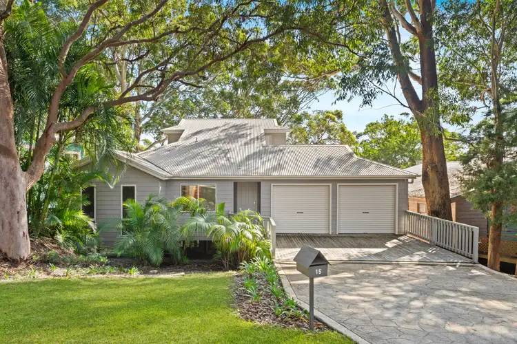 15 Namatjira Drive