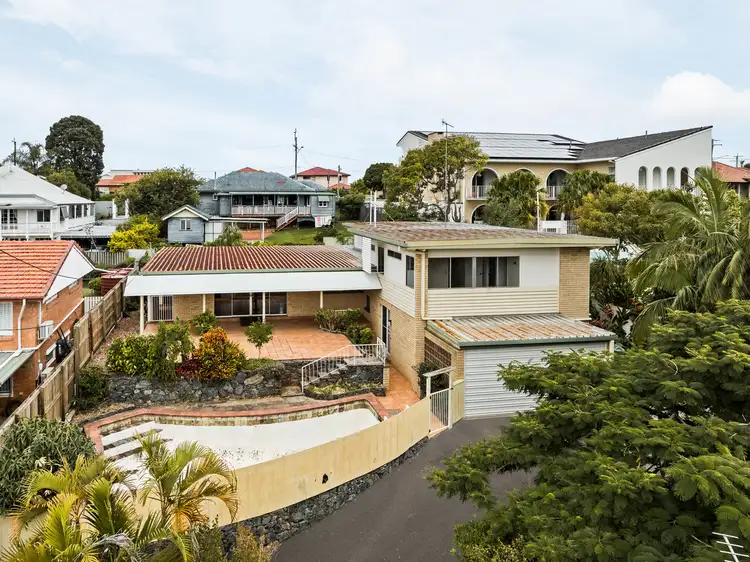 15 Sumar Street