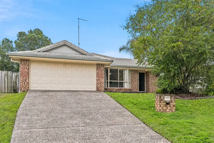 16 Tulipwood Close