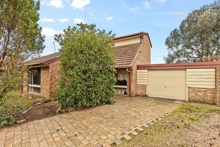 17 Grevillea Crescent