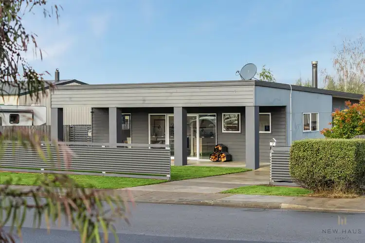 7 Dickson Street