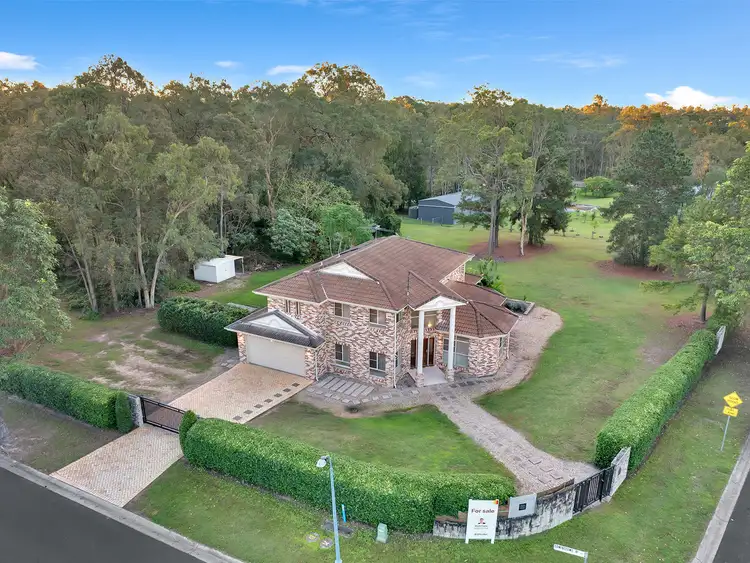 18-24 Loxley Chase
