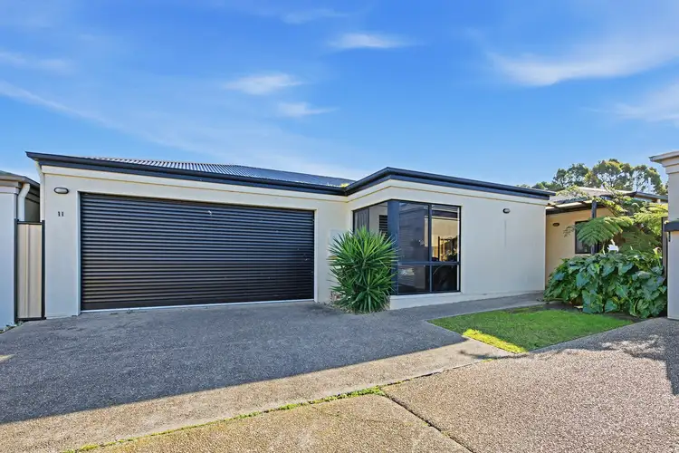 11 Bakker Place