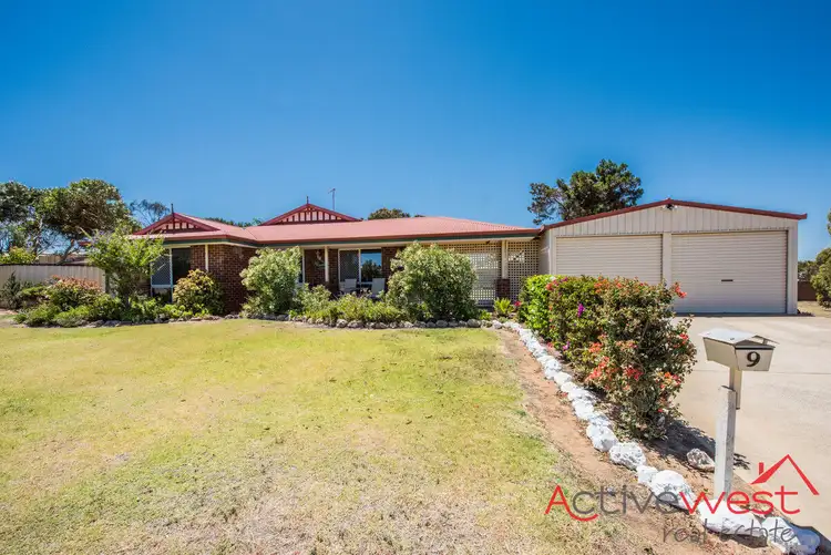 9 Waratah Court