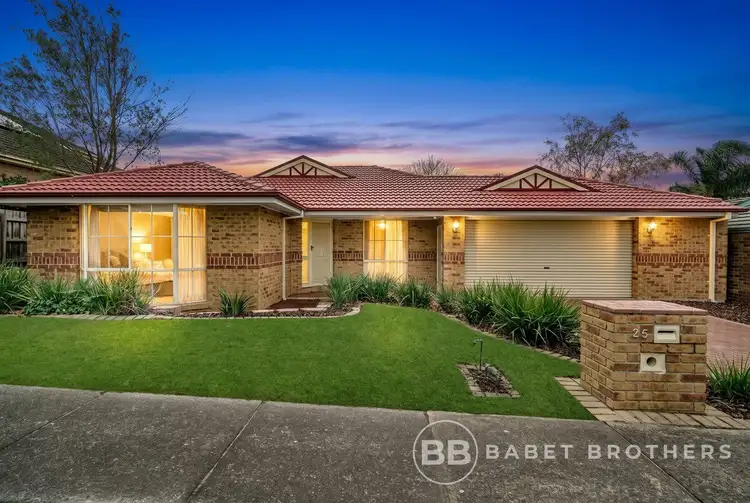25 Moonbeam Close