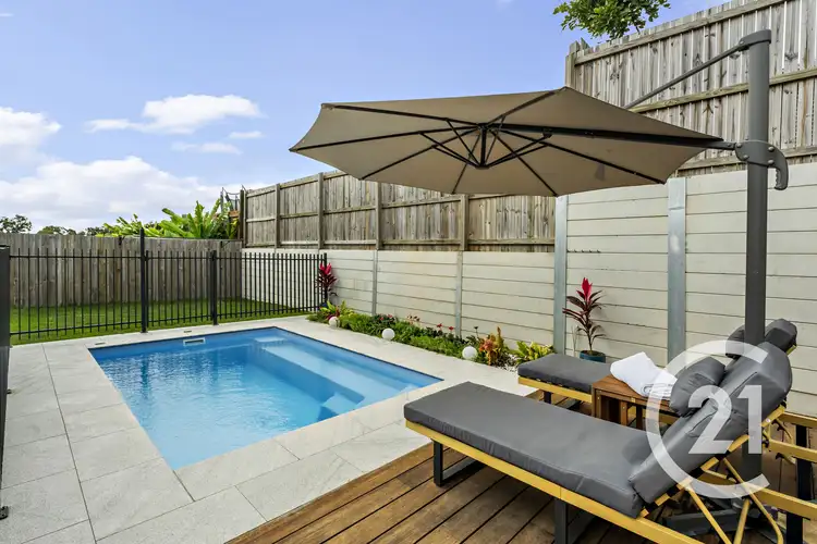 4 Bowen Street