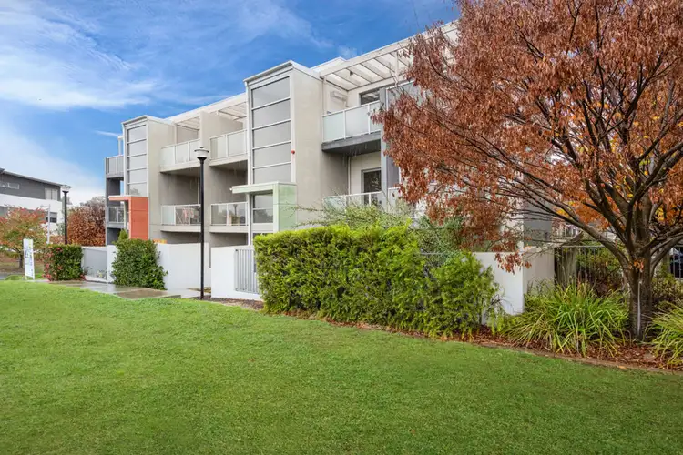 75 Elizabeth Jolley Crescent