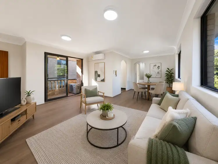3/8 Queens Avenue