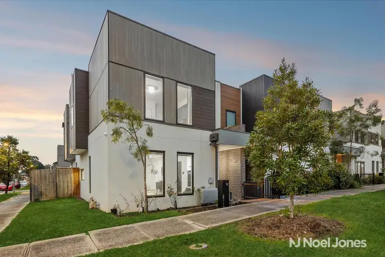 12 Bower Walk