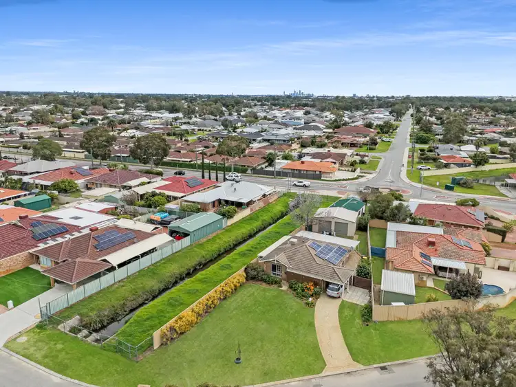 5 Bush Close