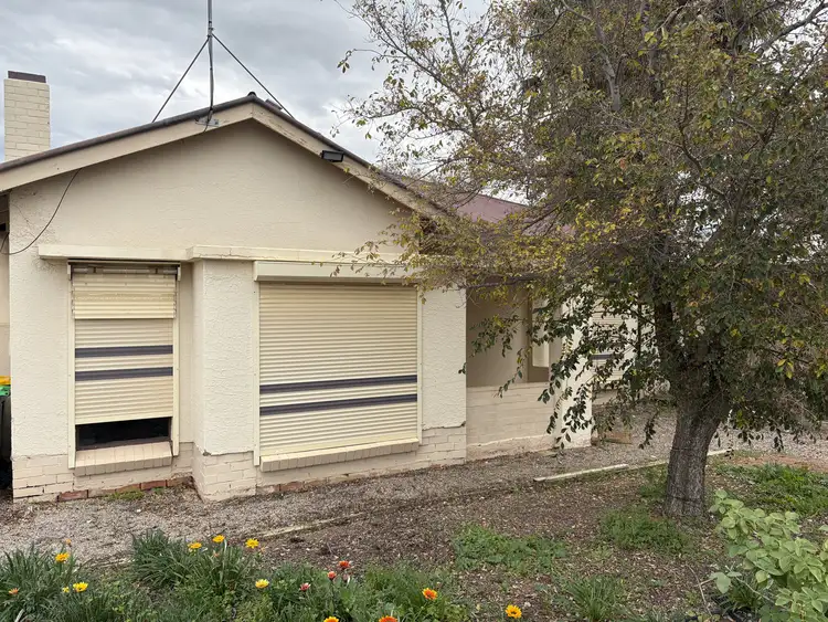 10 McLeay Street