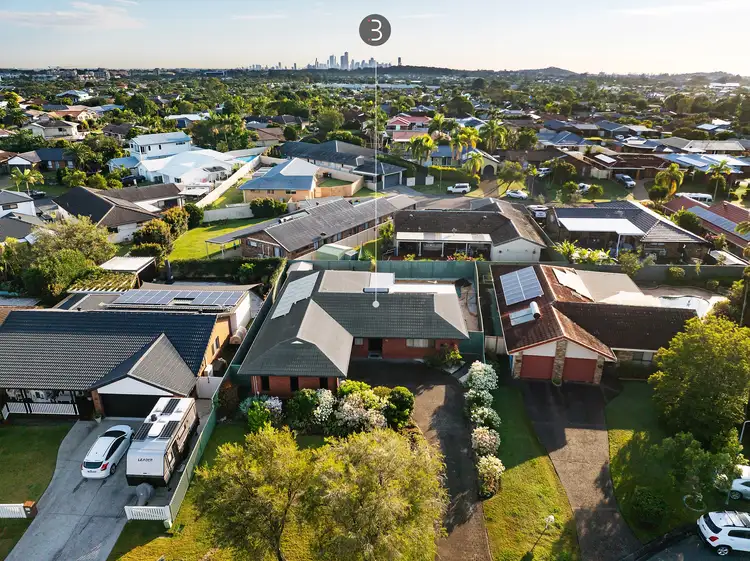 32 Redleaf Court