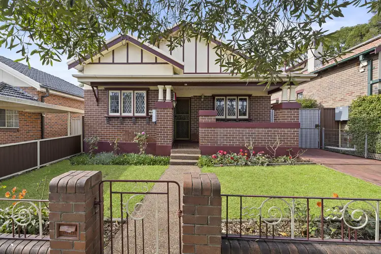 26 Lang Street