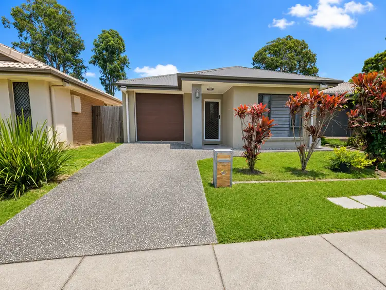 39 Blue Mountains Crescent