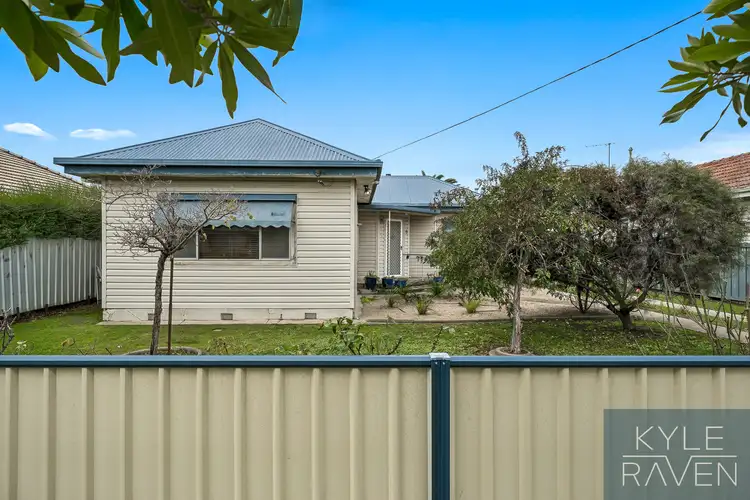 8 Leishman Street