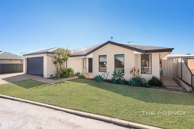 7 Edgewater Close